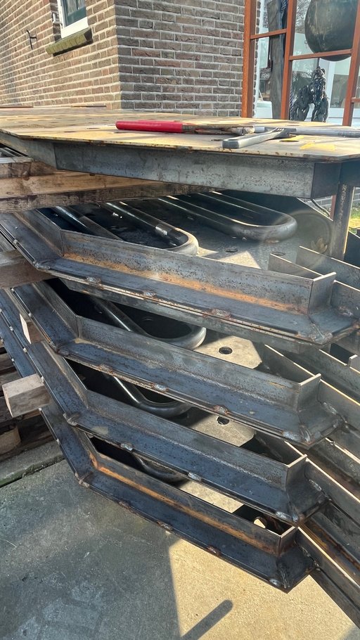 {{ value.image.alt }}